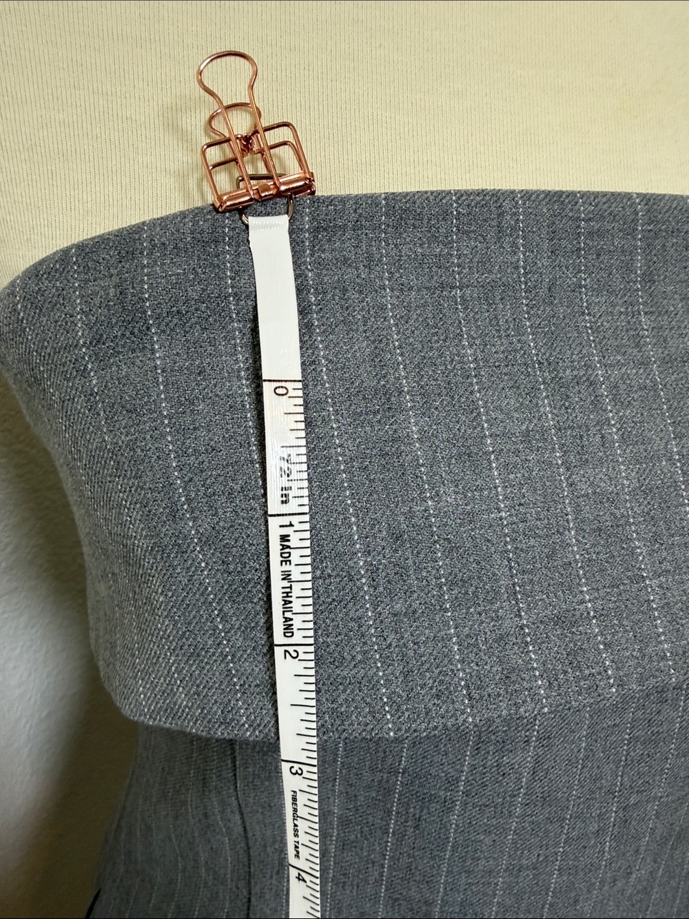 NWT Aritzia Babaton Strapless Gray Pinstripe Tube Top - Picture 5 of 8